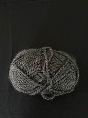 Loops & Threads Cozy Wool Yarn Full 90 Yards Dark Gray NEW